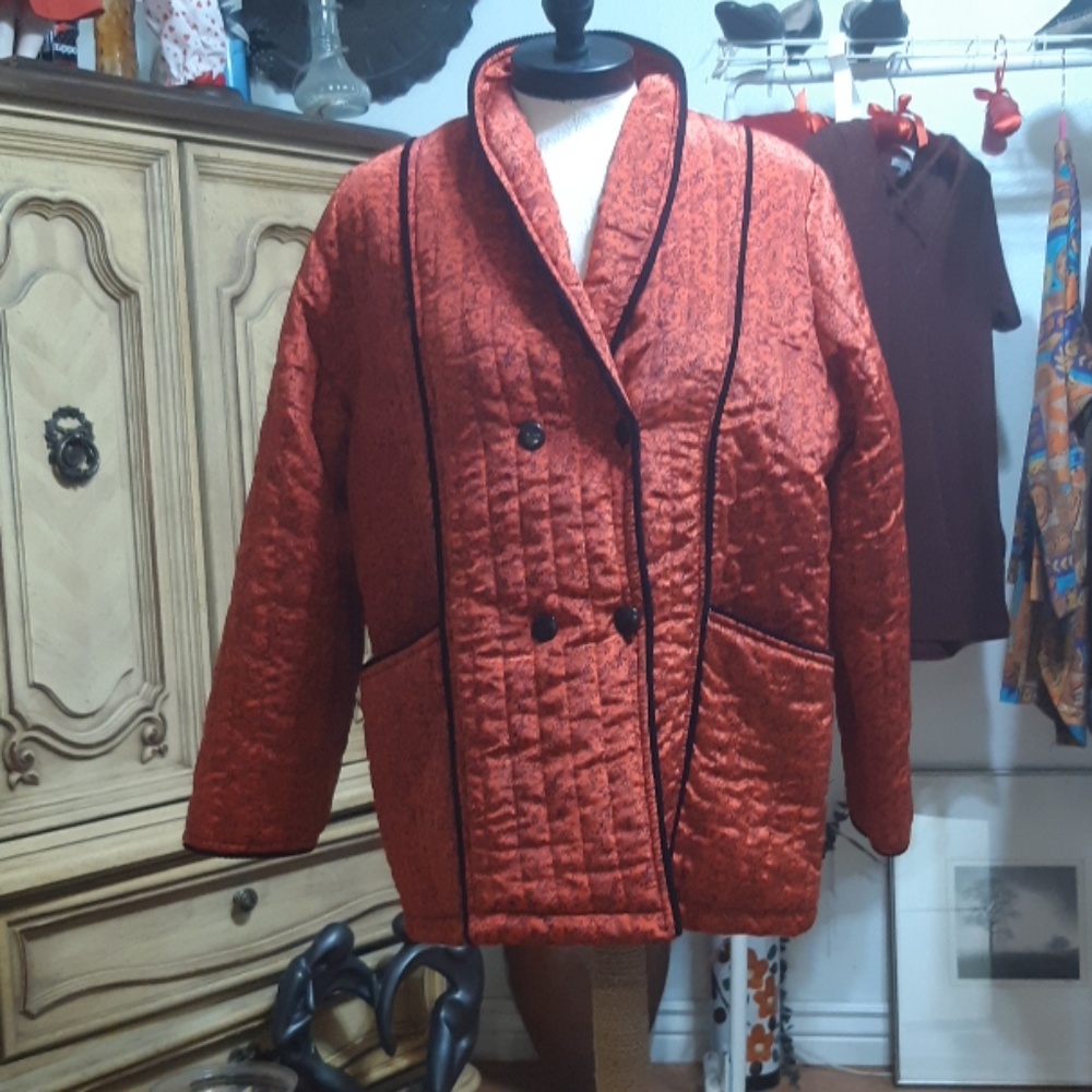 Red Quilt Winter Jacket Sz Large coat comfortable